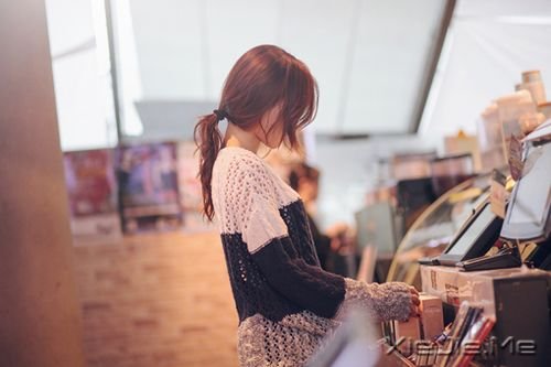 一场雨,一把伞,一条街,一个人行走 (2)